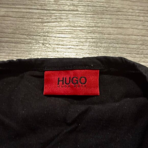 Hugo Boss V-Neck T-Shirt - Medium - Picture 2 of 2